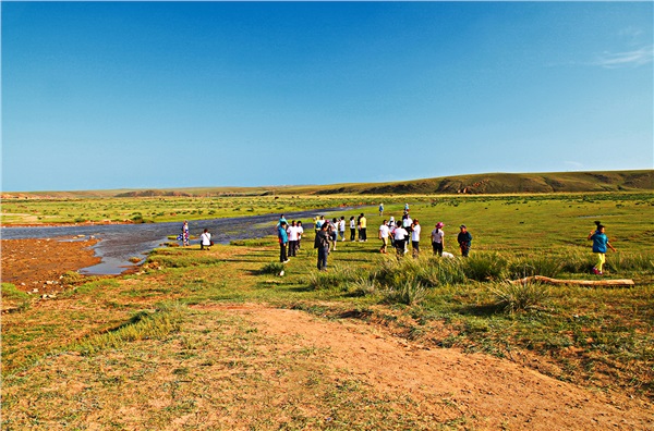 (人氣草原、5A響沙灣、歡樂牧場、內(nèi)蒙古博物院、夢幻水世界)雙飛5日親子游