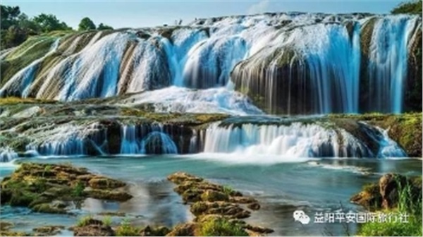 貴州黃果樹大瀑布、梵凈山、西江千戶苗寨、荔波大小七孔、鎮(zhèn)遠(yuǎn)古城遵義會議會址、息烽集中營汽車七日游