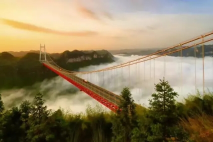 鳳凰古城、晚會、矮寨大橋、魔鬼玻璃棧道、墨戎苗寨汽車兩日游