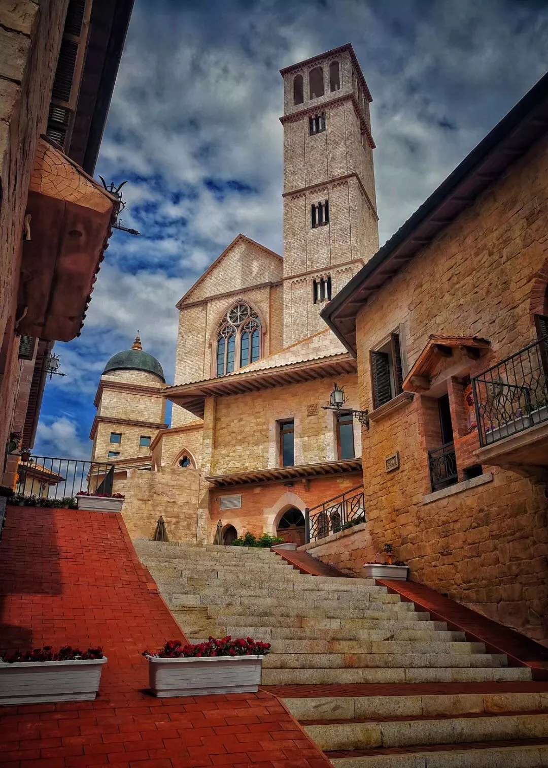 長(zhǎng)沙?華誼兄弟電影小鎮(zhèn)、李自健美術(shù)館一日游