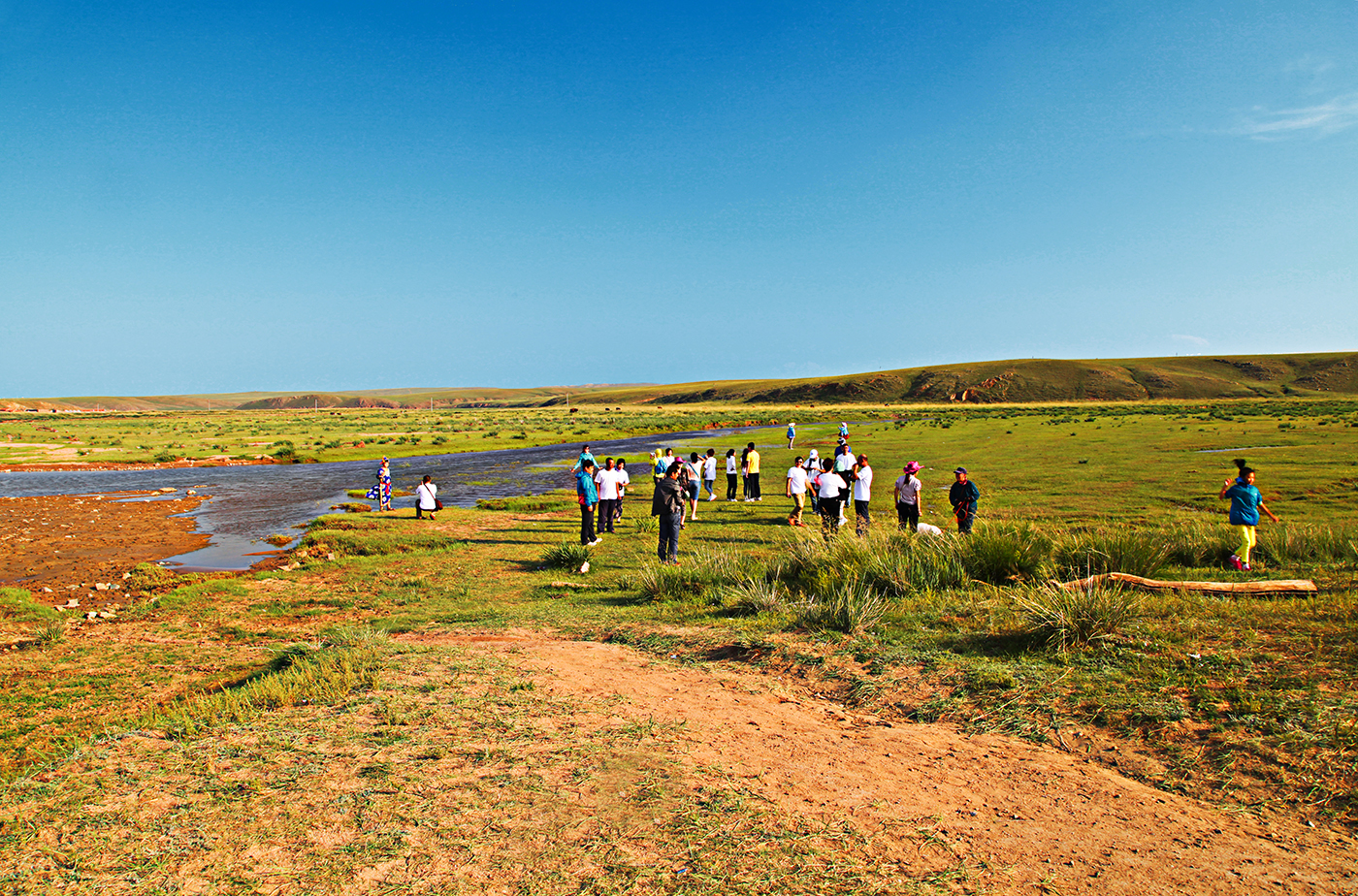(人氣草原、5A響沙灣、歡樂牧場、內(nèi)蒙古博物院、夢幻水世界)雙飛5日親子游