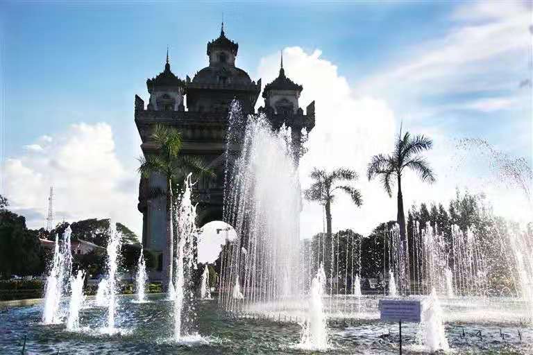 老撾?萬象、萬榮、瑯勃拉邦雙飛六日游