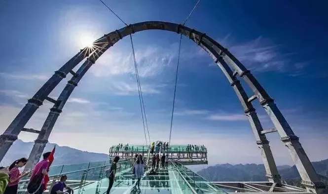 國際和平城—芷江、懷化大峽谷負(fù)離子洗肺體驗(yàn)二日游