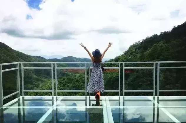 國際和平城—芷江、懷化大峽谷負(fù)離子洗肺體驗(yàn)二日游